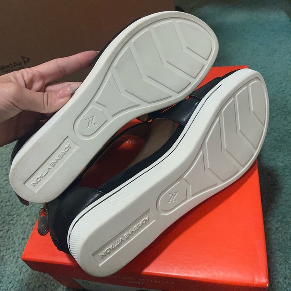 💋Adrienne Vittadini sandals! - Picture 3 of 3